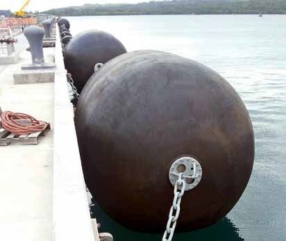 गुणवत्ता योकोहामा फेंडर 50Kpa 80Kpa टायर चेन नेट न्यूमेटिक रबर फेंडर फैक्टरी