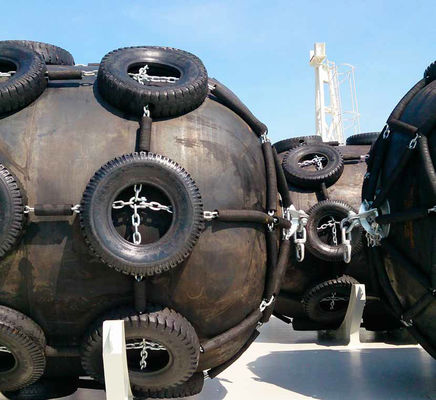 गुणवत्ता शिप बर्थिंग के लिए 50kpa सबमरीन स्लिंग टाइप फेंडर योकोहामा न्यूमेटिक रबर फेंडर फैक्टरी