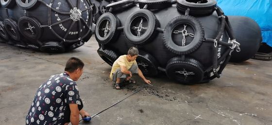 गुणवत्ता टायर और चेन के साथ नाव वायवीय रबर फेंडर फैक्टरी