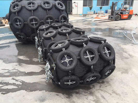 गुणवत्ता 50 केपीए डी 2.0 * 3.5 एल पेनुमैटिक समुद्री फेंडर प्राकृतिक रबड़ फैक्टरी