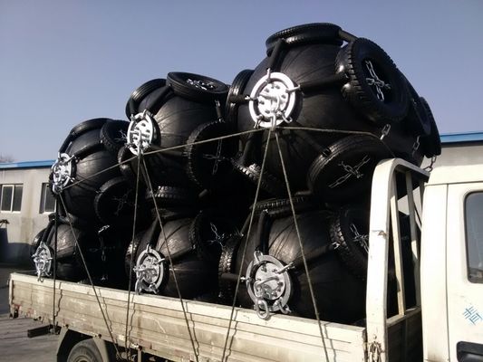 गुणवत्ता रस्सी जाल फ्लोटिंग वायवीय रबड़ फेंडर वायवीय समुद्री फेंडर डी प्रकार फेंडर फैक्टरी