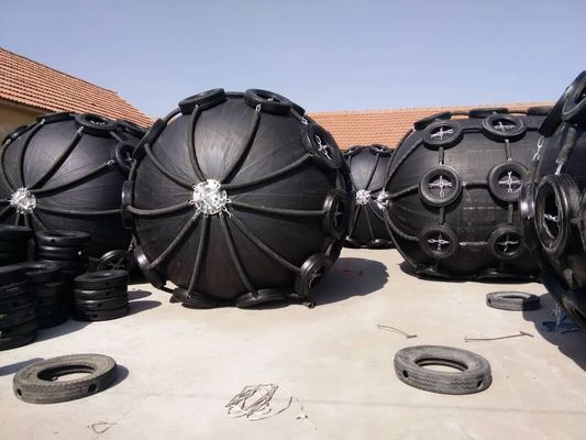 गुणवत्ता रस्सी जाल फ्लोटिंग वायवीय रबड़ फेंडर वायवीय समुद्री फेंडर डी प्रकार फेंडर फैक्टरी