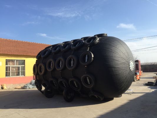 गुणवत्ता उत्कृष्ट शॉक अवशोषण क्षमता वाले जहाज के फेंडर, 50KPa के मुद्रास्फीति दबाव और प्रदर्शन के साथ फैक्टरी