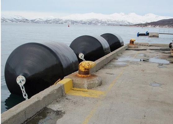 गुणवत्ता Hot Dip Galvanized Foam Filled Fender with High Energy Absorption and Maintenance-free Design for Marine Vessel Protection फैक्टरी