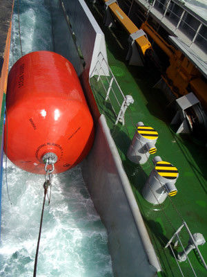 गुणवत्ता Custom Manufacturing Foam Filled Fender with ISO17357 Standard and 12 Months Shelf Life फैक्टरी