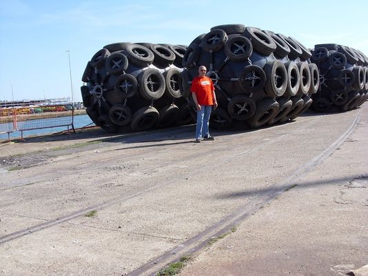 गुणवत्ता आईएसओ 17357 वायवीय रबड़ फेंडर / योकोहामा रबड़ फेंडर फैक्टरी