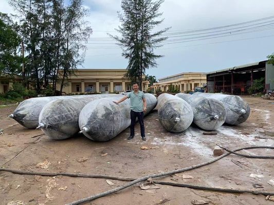 गुणवत्ता समुद्री नाव लॉन्चिंग रबर एयरबैग अनुकूलन योग्य आकार और परतें फैक्टरी