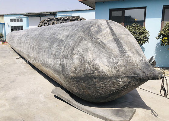 गुणवत्ता 0.8-3 एम व्यास और 4-25 एम लंबाई के लिए पहनने के संकेतक परत के साथ समुद्री रबर एयरबैग फैक्टरी