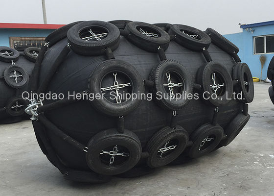 गुणवत्ता आईएसओ 17357 चेन और टायर जैकेट मरीन फेंडर्स के साथ न्यूमेटिक रबर फेंडर फैक्टरी