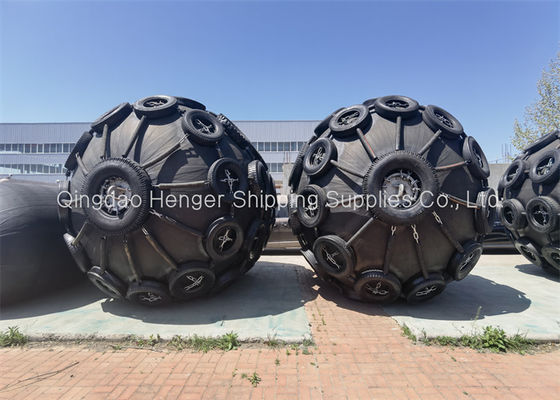 गुणवत्ता ISO 17357 Compliant Natural Rubber Pneumatic Rubber Fender with 50Kpa/80kpa Working Pressure for Marine Protection कारखाना